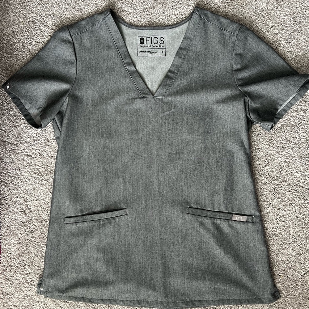 Graphite gray figs 3 pocket scrub top